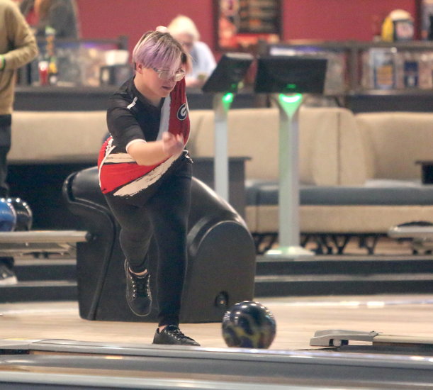 Photos: Shen Sinks Dutch On The Lanes