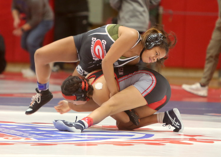 Photos: Eagles And Dutch Bring The Heat To The Mats