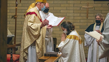 Jennifer Dorsey ordained as priest 