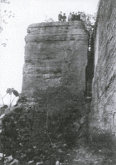 "Fat Man's Misery" in Thacher Park